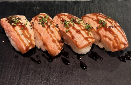 Nigiri Salmon Flambeado